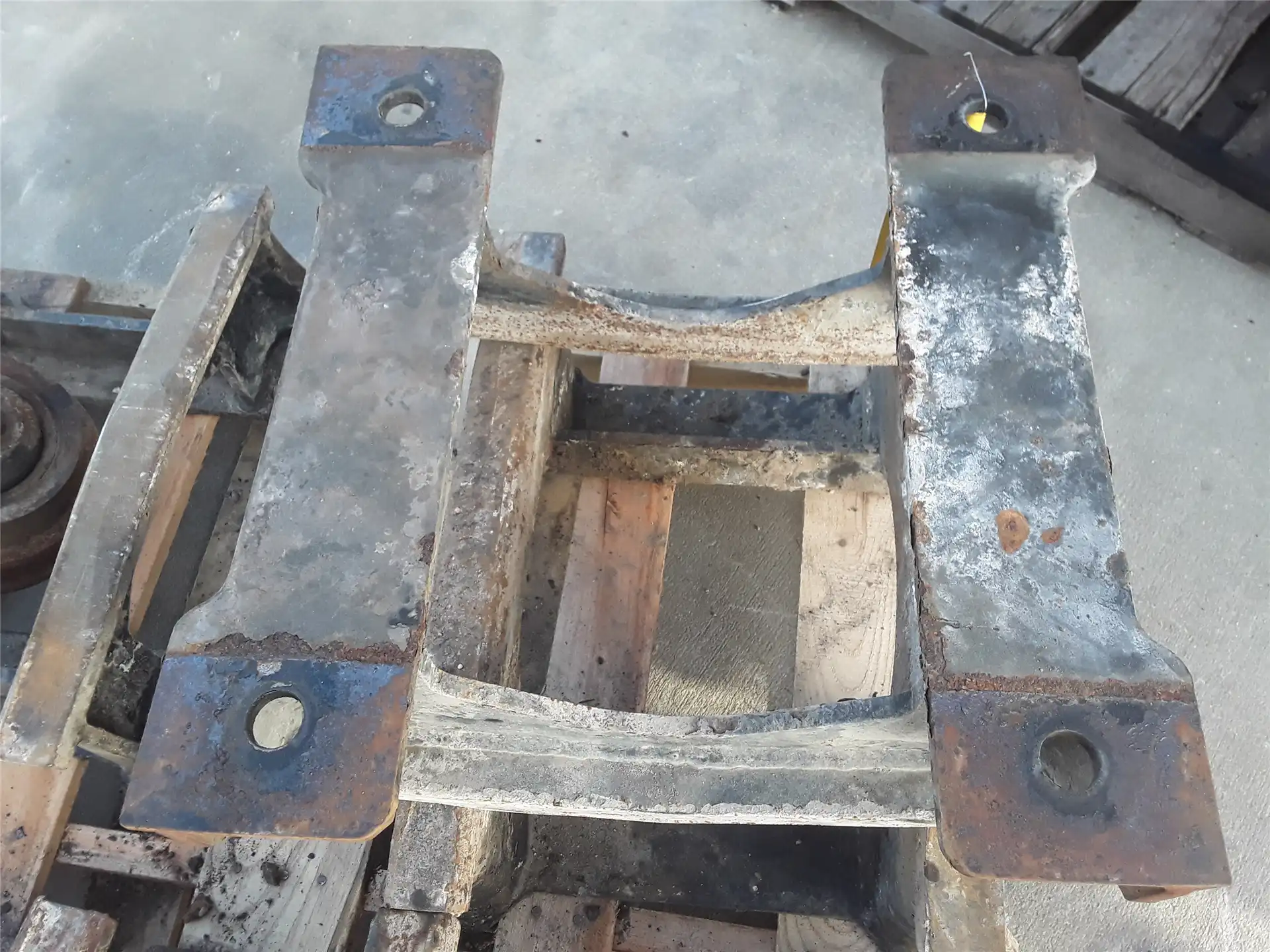 USED TRACK GUARD image 2