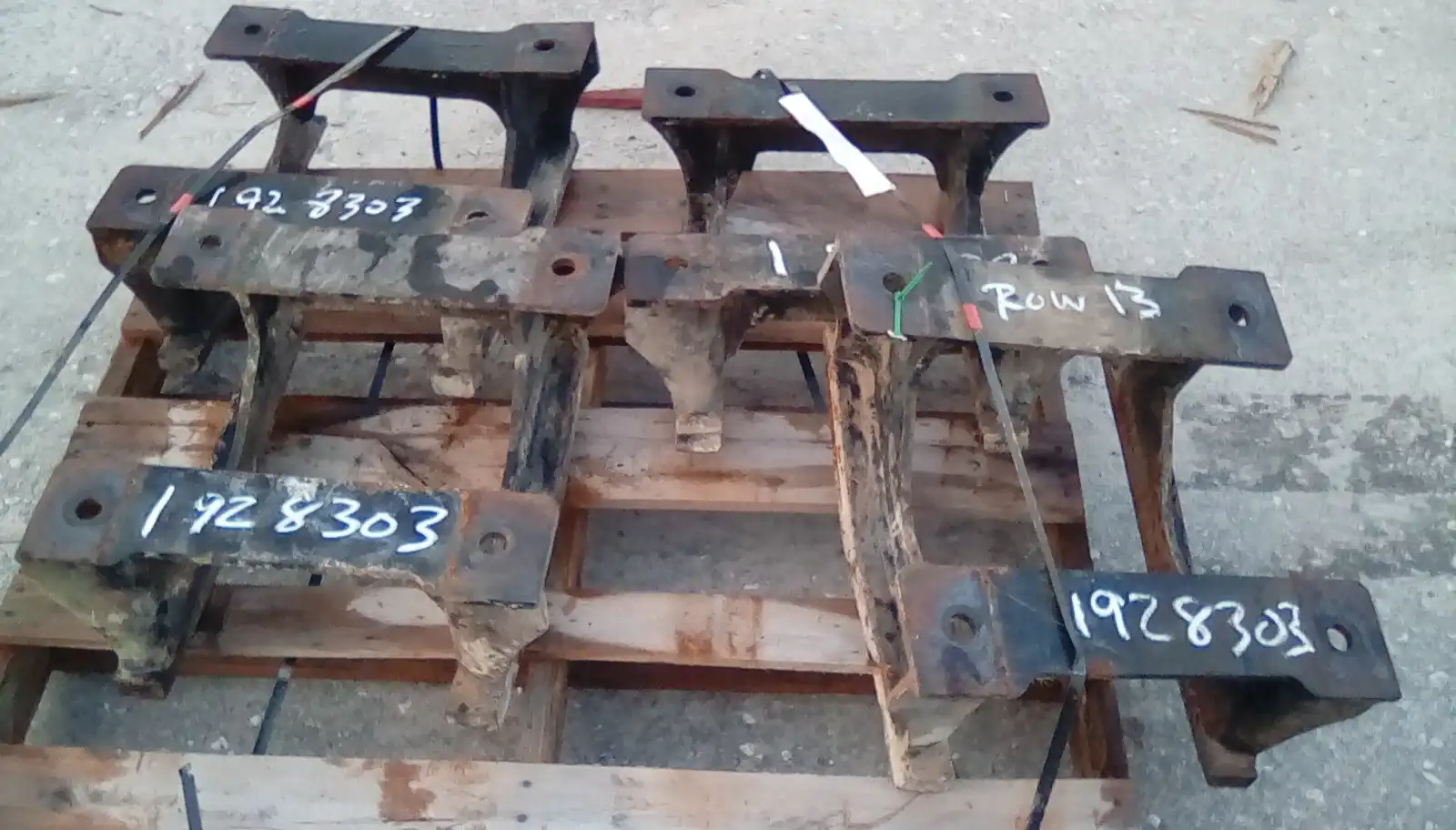 USED TRACK GUARD image 3