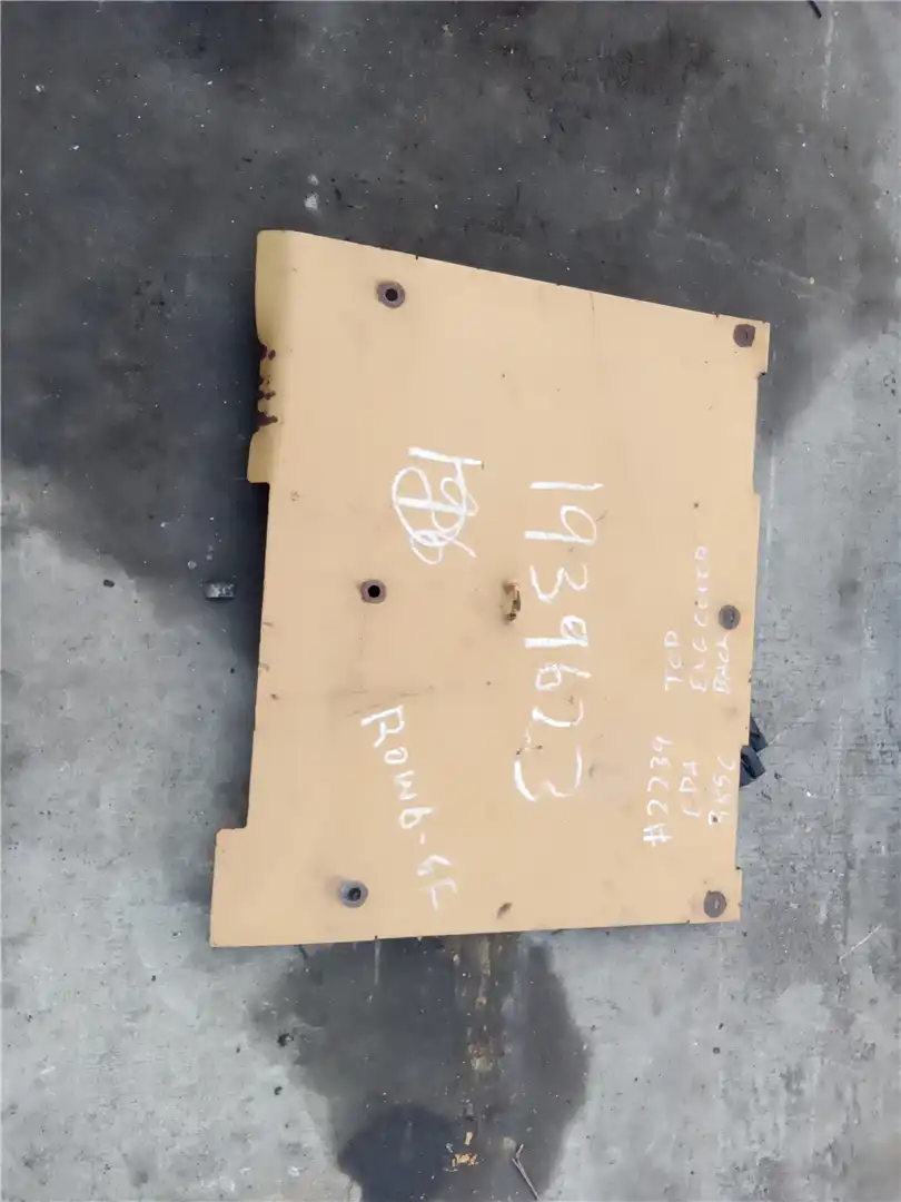 USED PANEL BEHIND image 2
