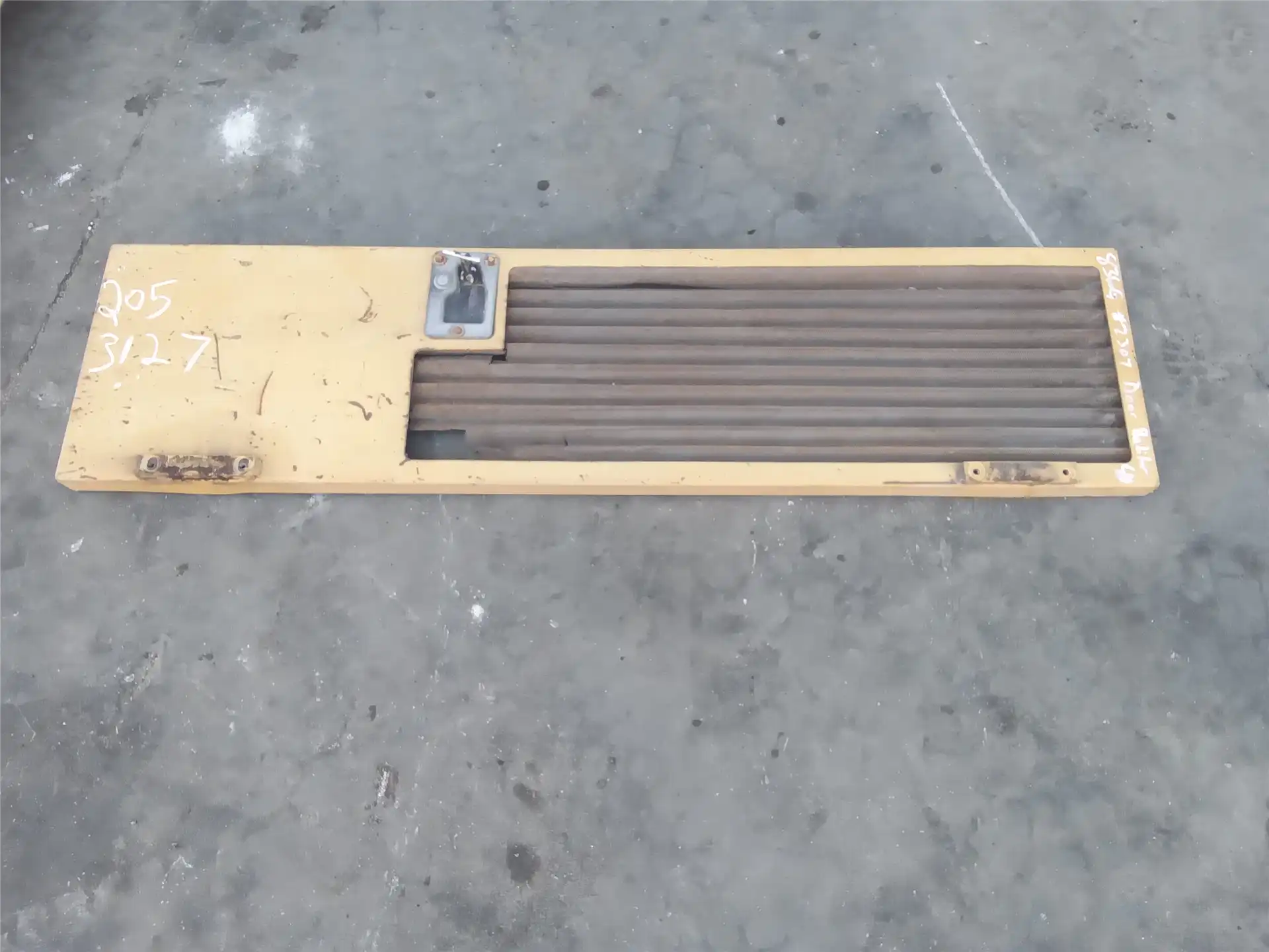 USED RH HOOD SIDE indicator image 1
