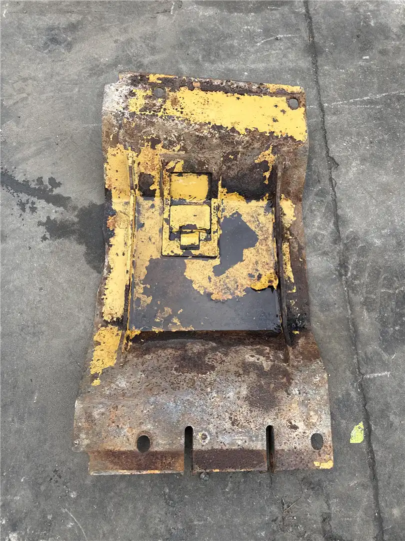 USED BOTTOM GUARD image 3