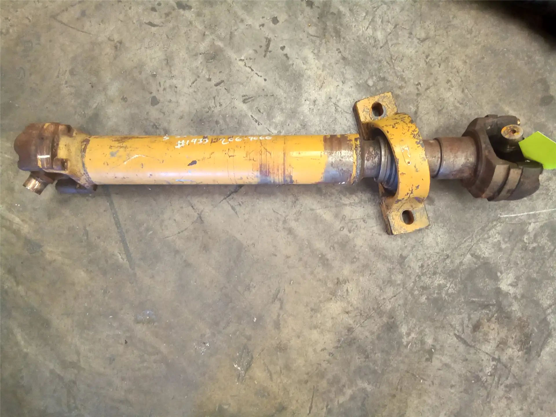 USED DRIVE SHAFT image 2
