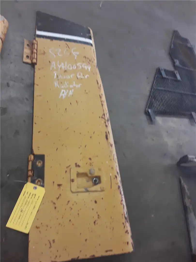 USED RH DOOR indicator image 1