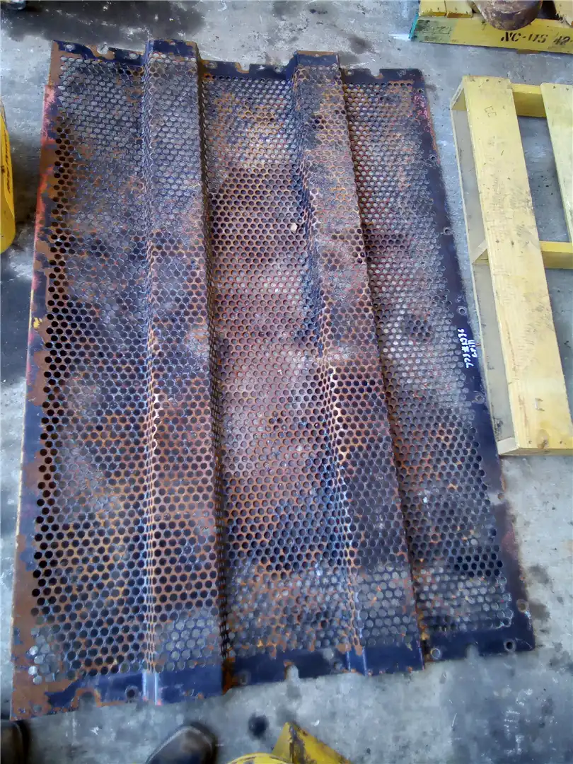 USED RADIATOR GUAR image 2