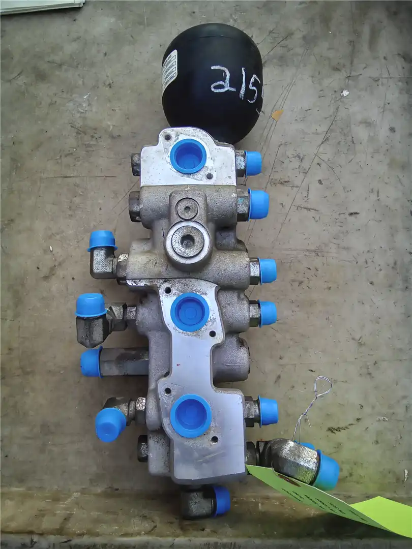 USED MANIFOLD GP image 5