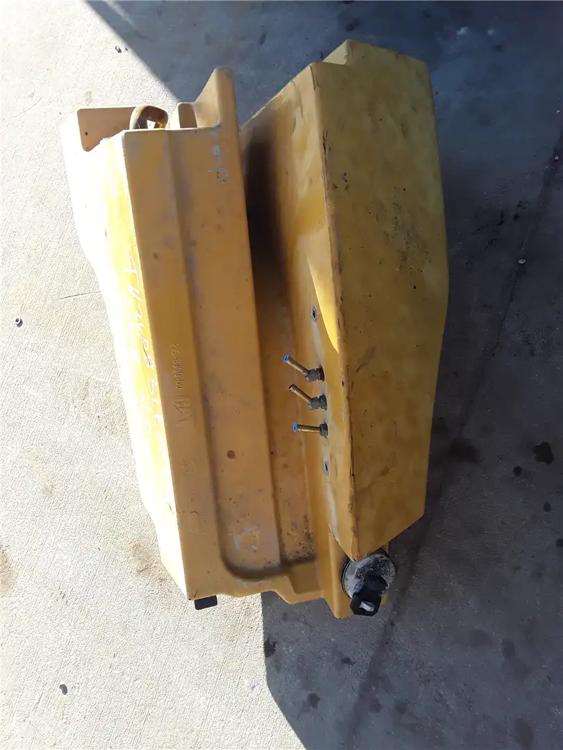 USED HYD TANK indicator image 1