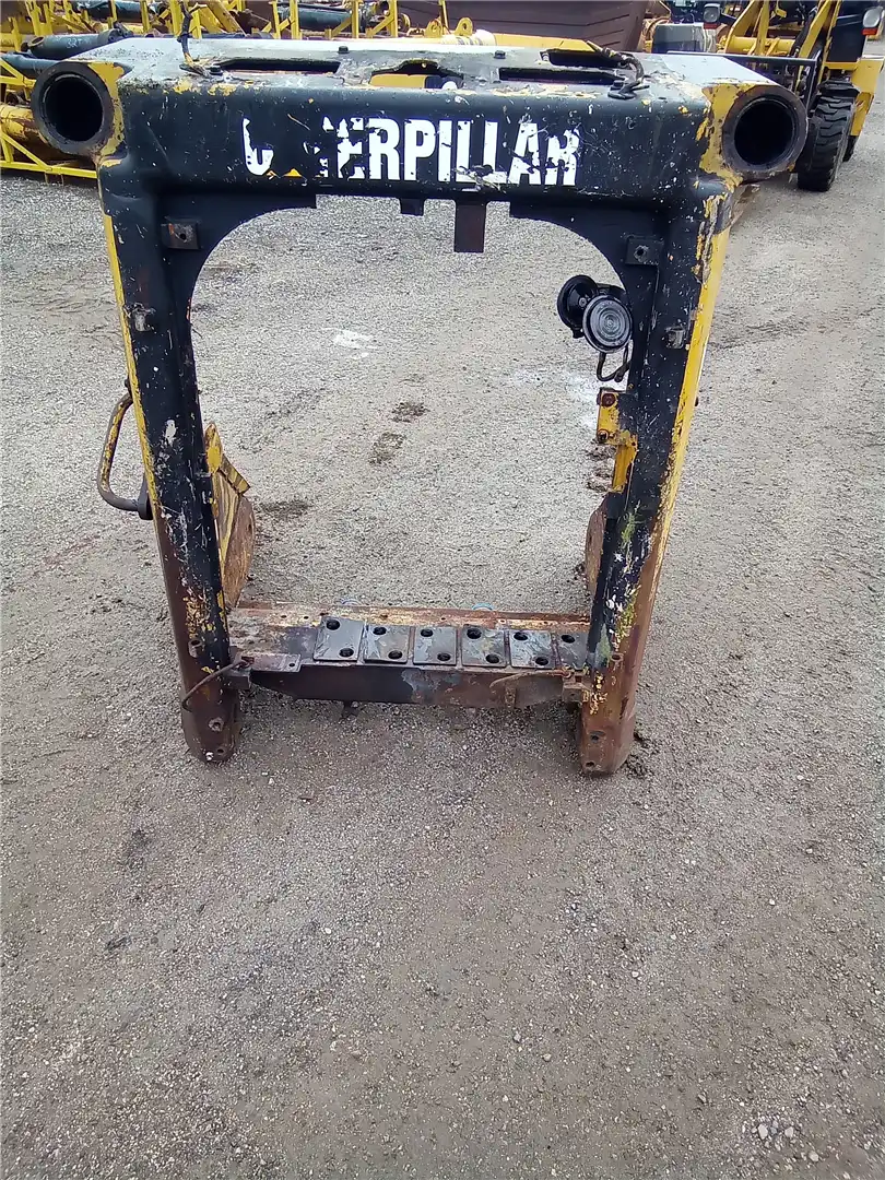 USED RADIATOR GRIL image 5