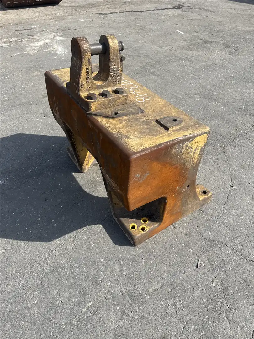 USED COUNTERWEIGHT image 2