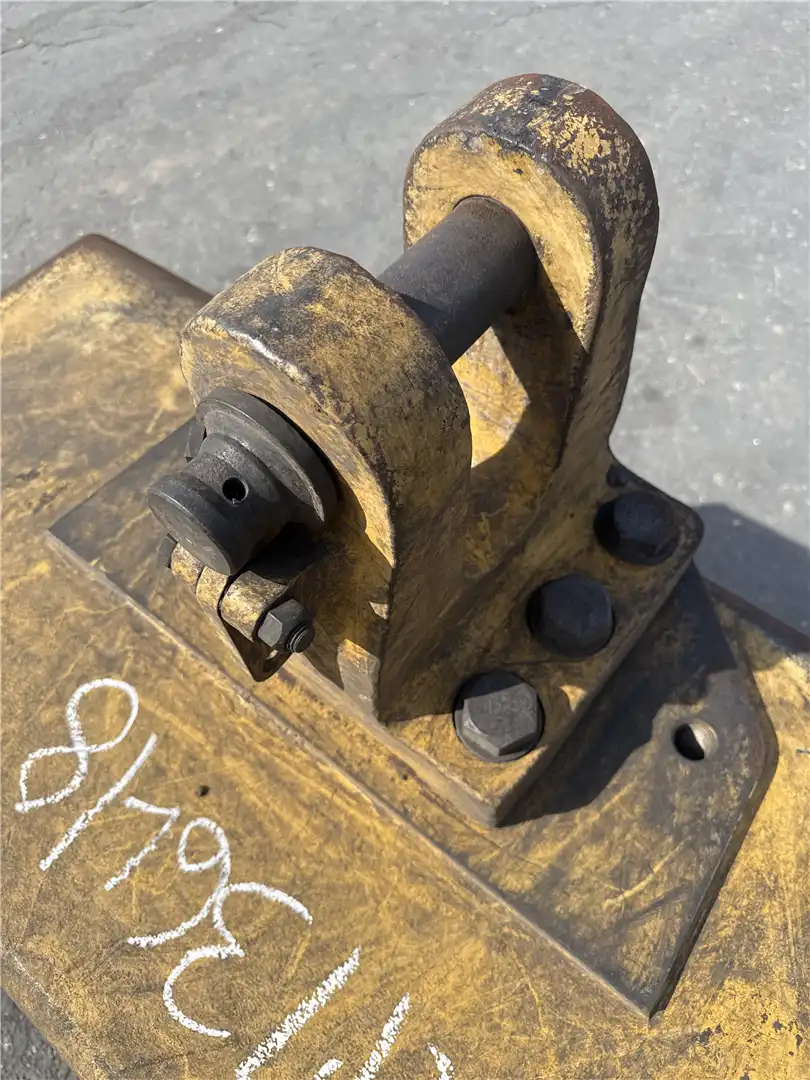 USED COUNTERWEIGHT image 3