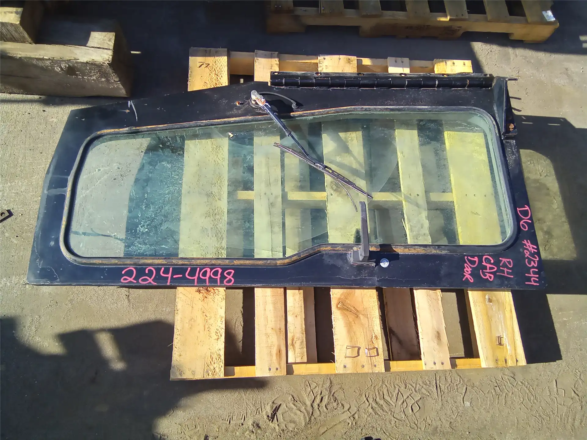 USED RH CAB DOOR image 2