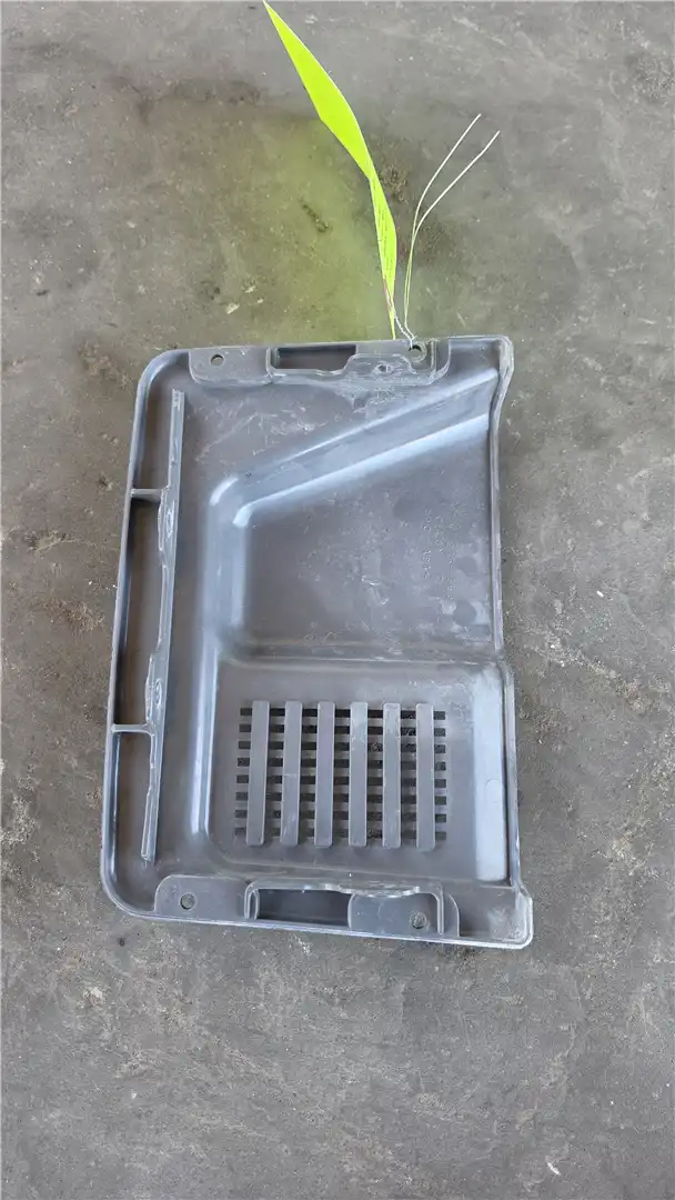 USED REAR CASE image 2