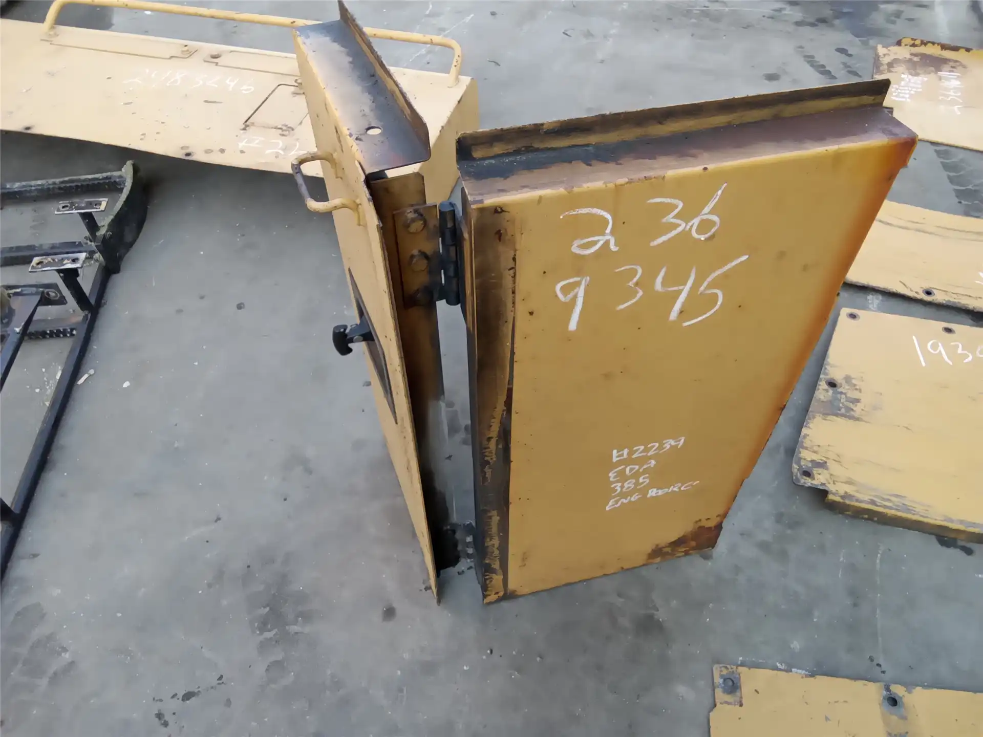 USED ACCESS DOOR E image 3