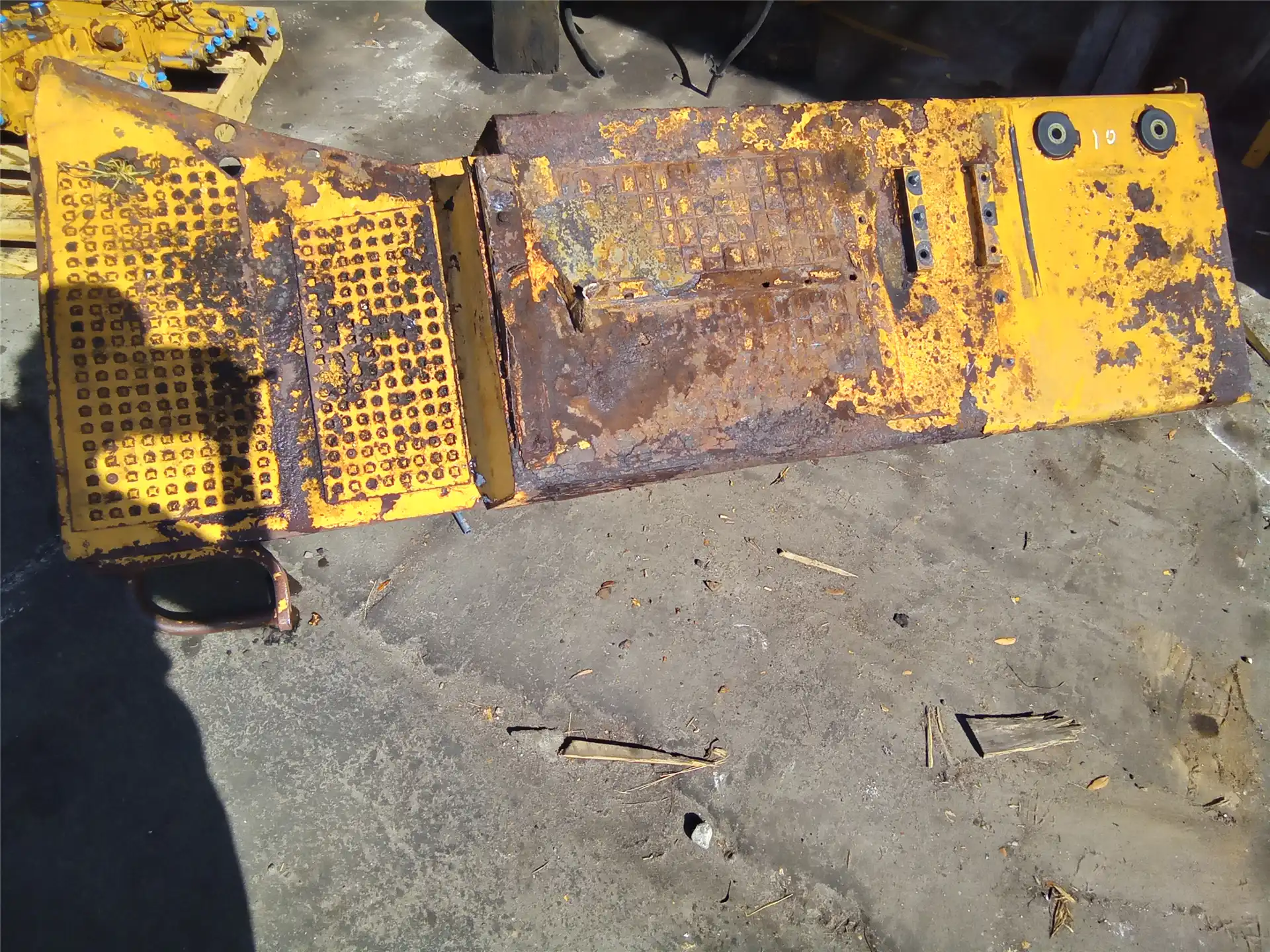 USED LH FENDER image 5
