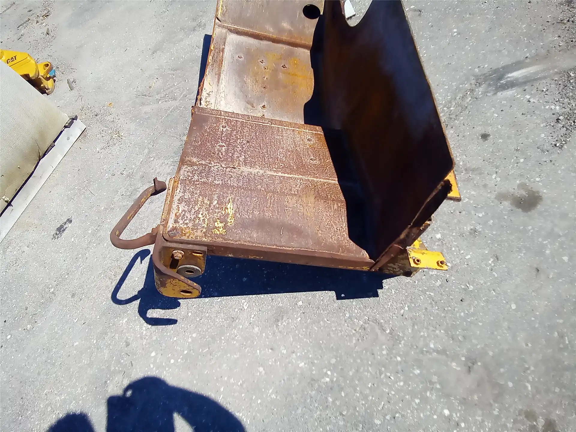USED LH FENDER image 3