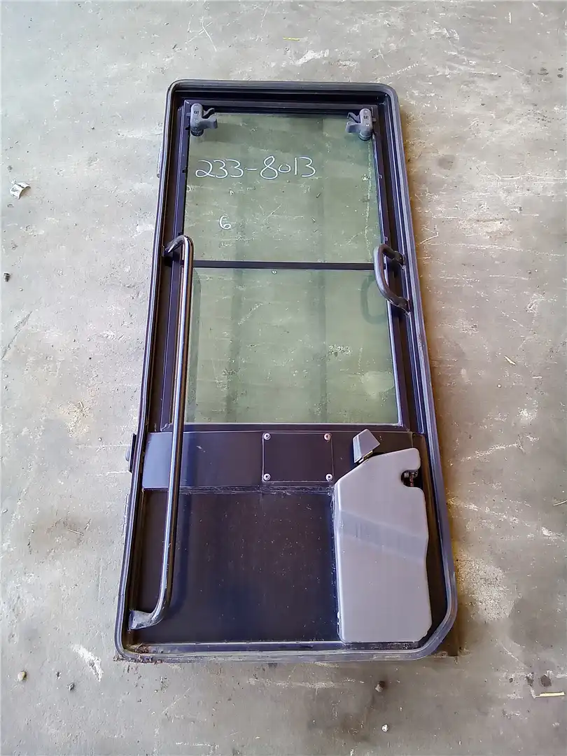 USED LH CAB DOOR indicator image 1