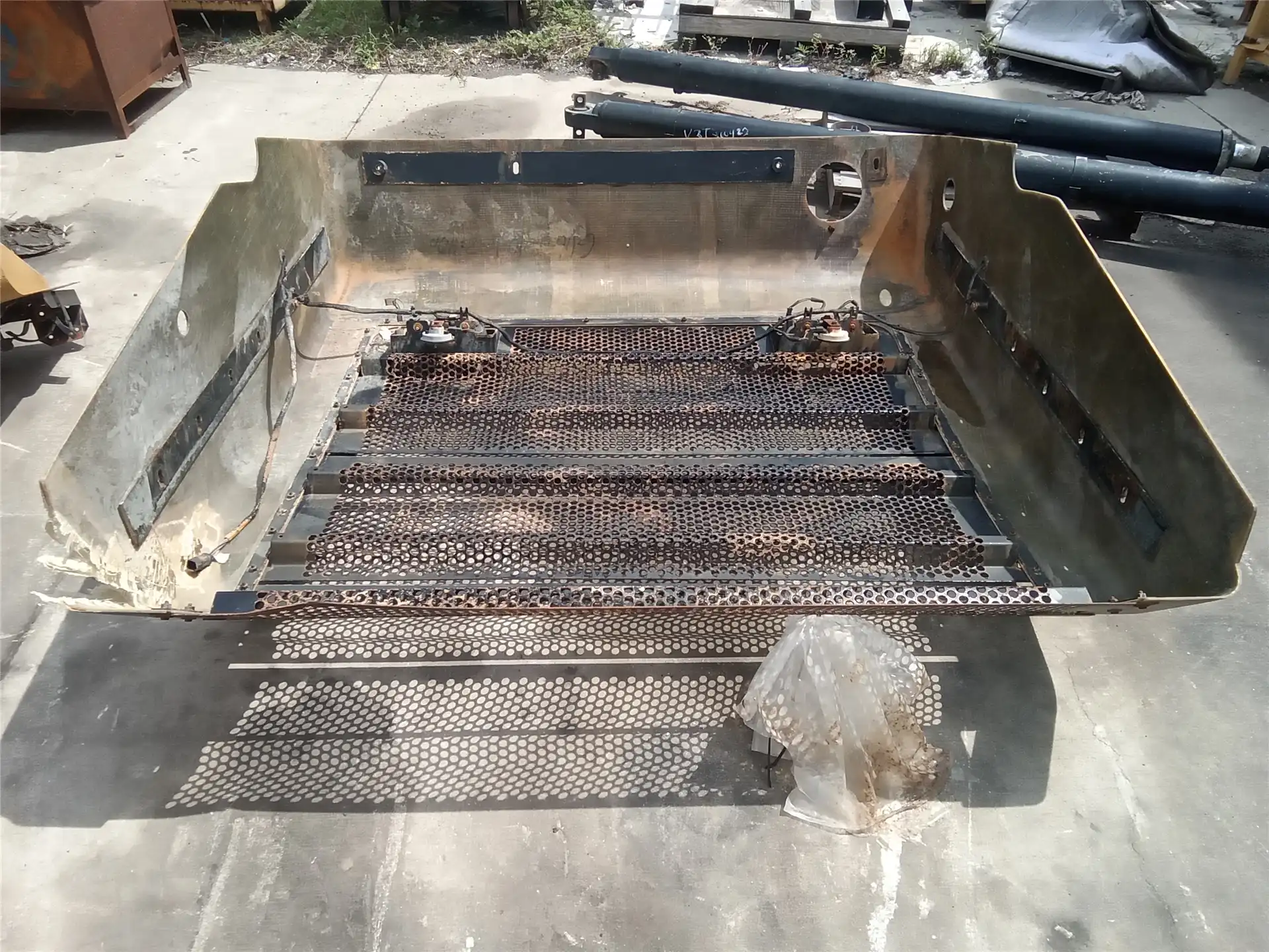 USED COWLING AS indicator image 1