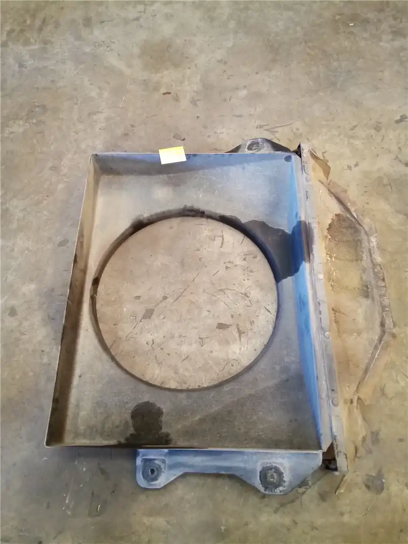 USED RADIATOR SHRO image 2