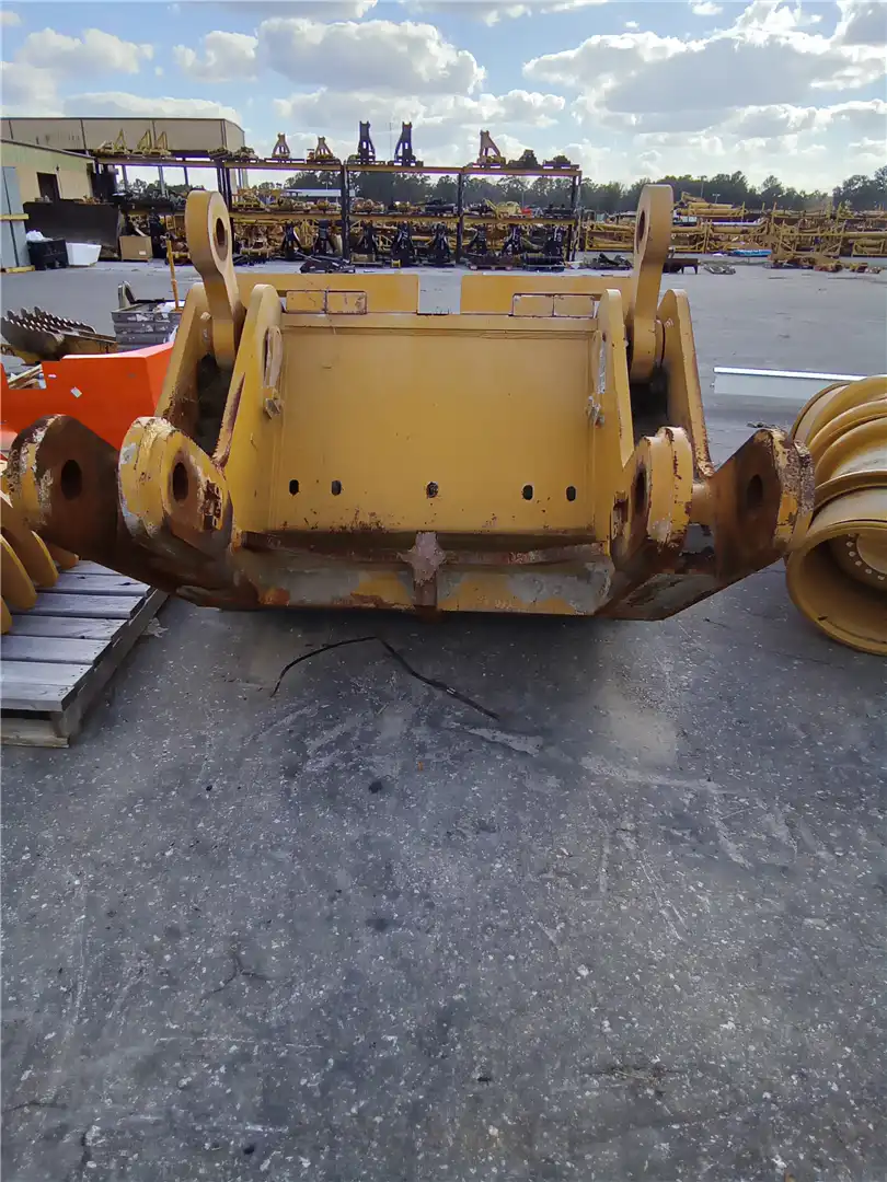 USED COUNTERWEIGHT image 2