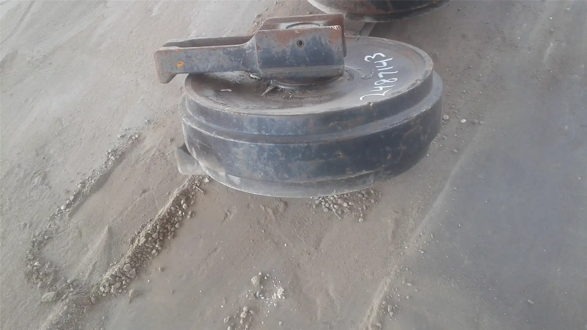 USED IDLER image 2