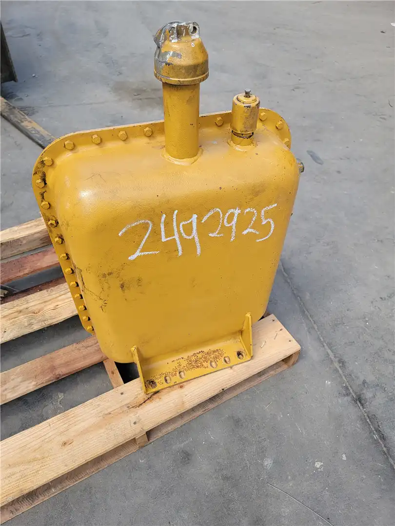 USED HYD TANK image 2