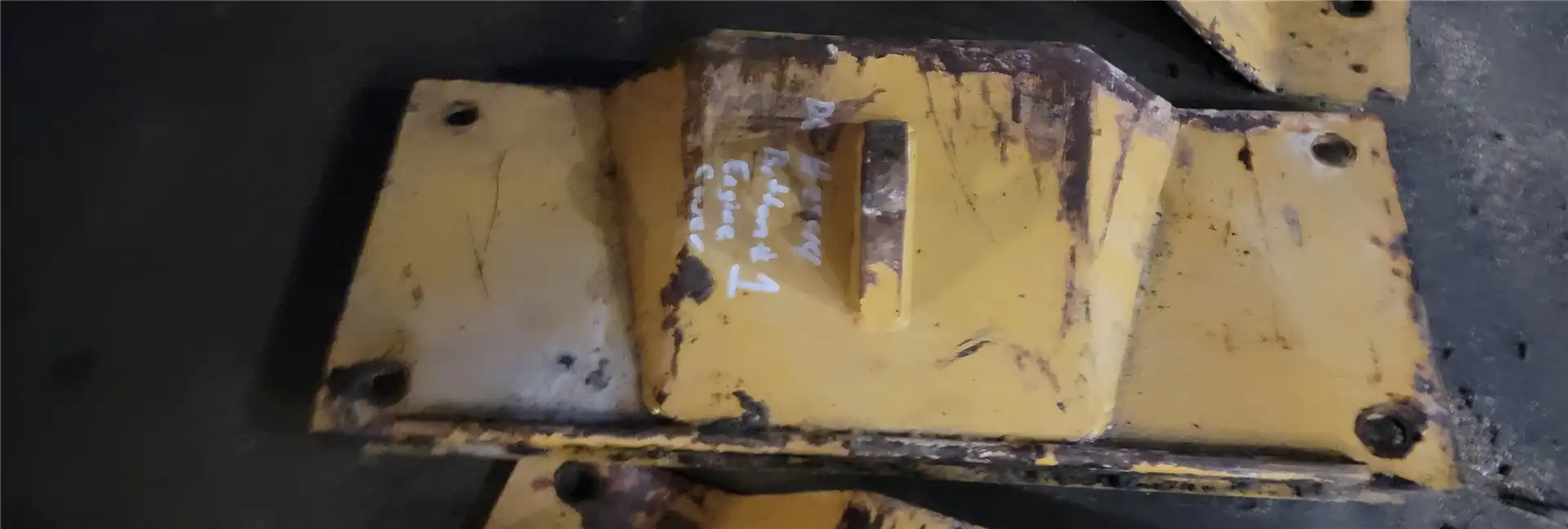 USED BOTTOM GUARD image 3