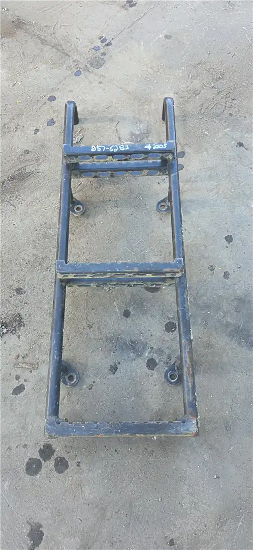 USED LADDER RH image 2
