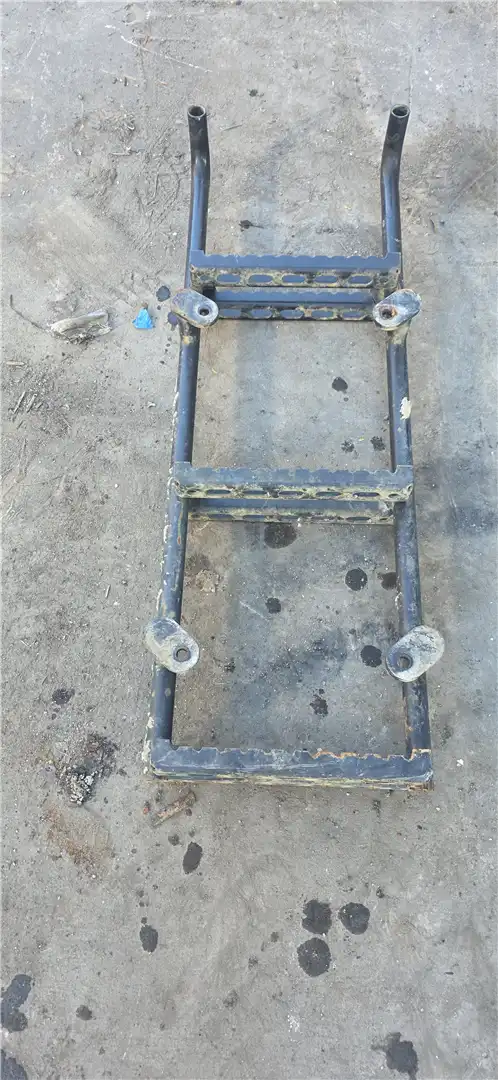 USED LADDER LH image 2