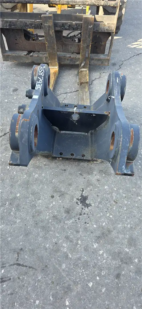 USED BRACKET GP image 2