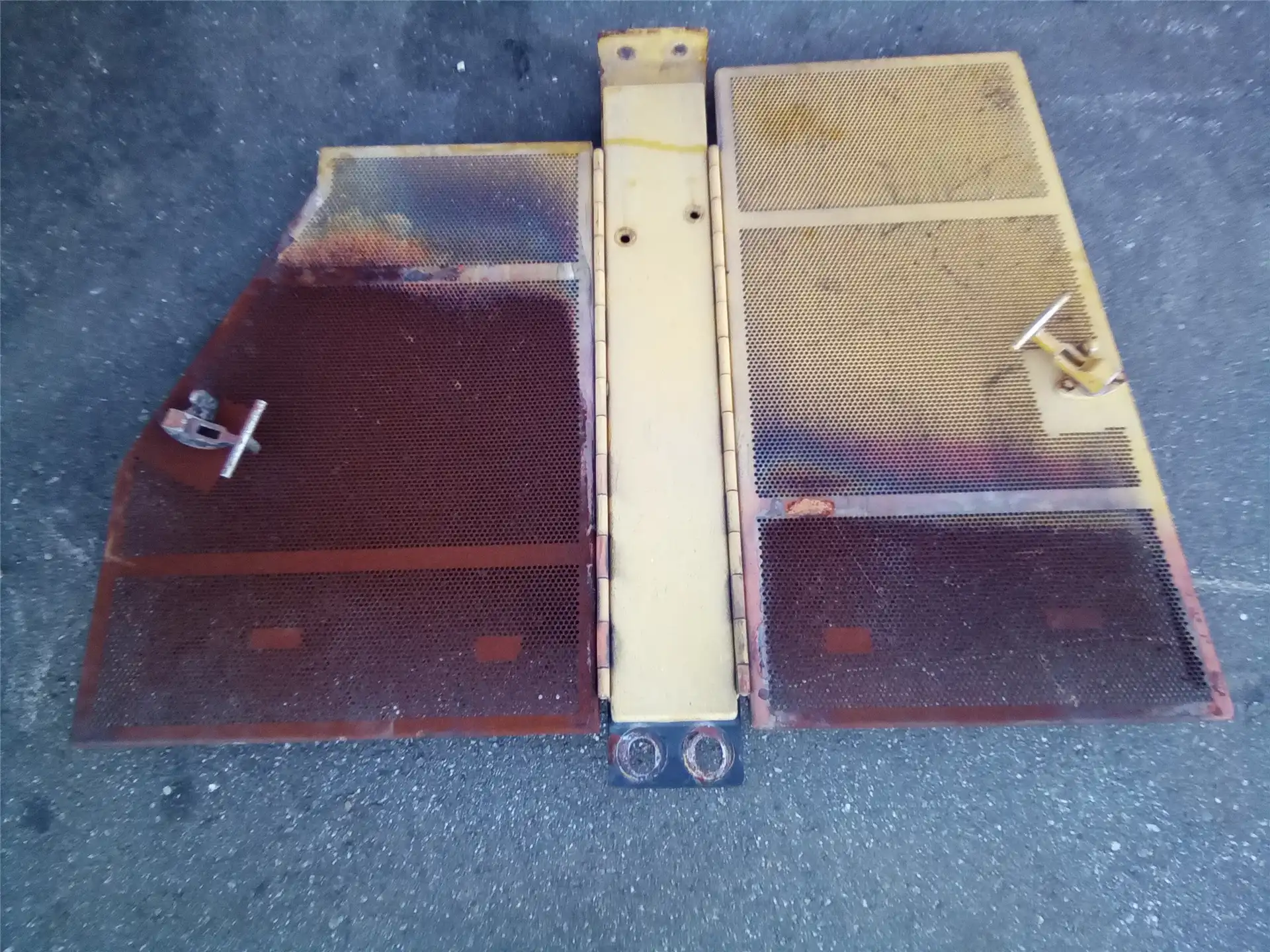 USED LH DOOR image 2