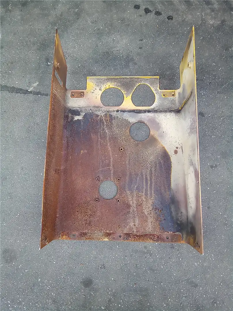 USED HOOD image 2