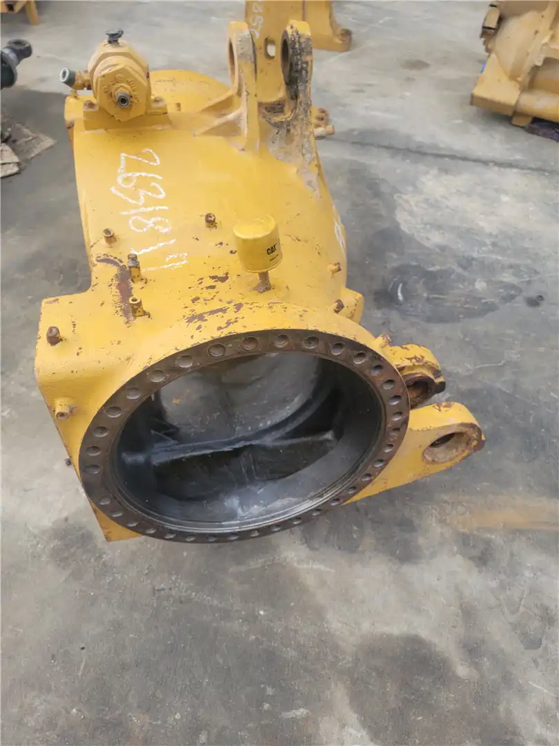 USED AXLE HOUSING image 2