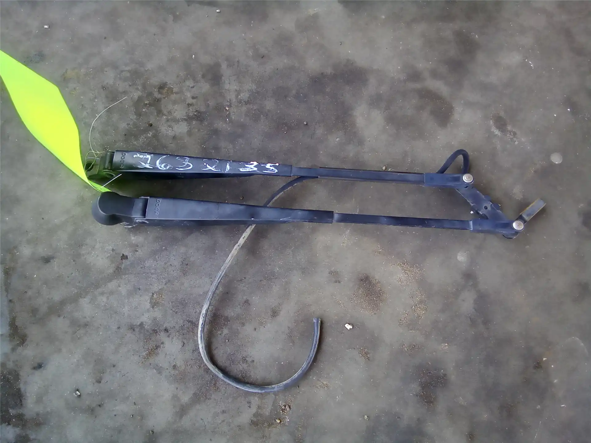 USED WIPER ARM indicator image 1