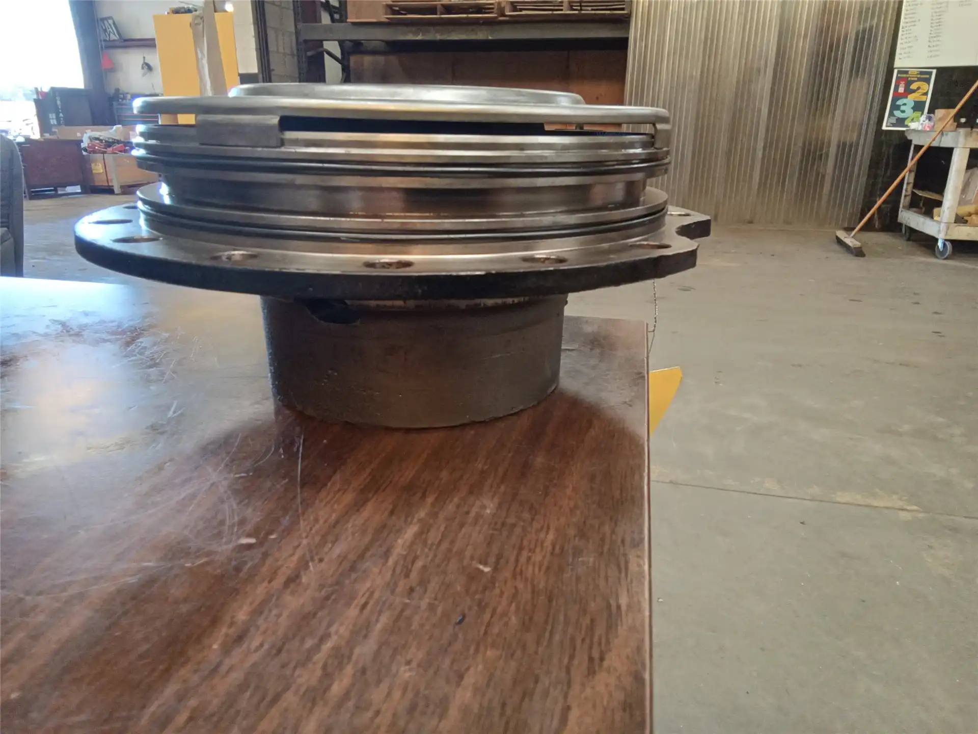 USED COVER BEARING image 2