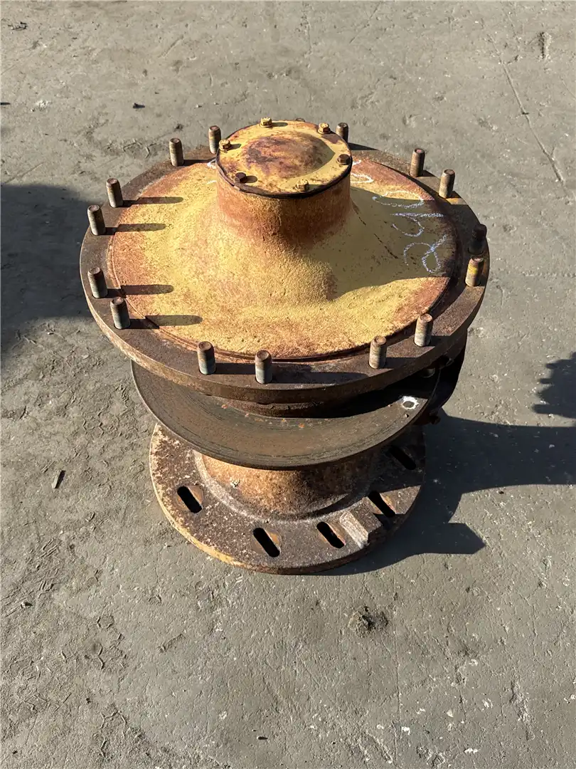 USED REAR HUB AS image 3