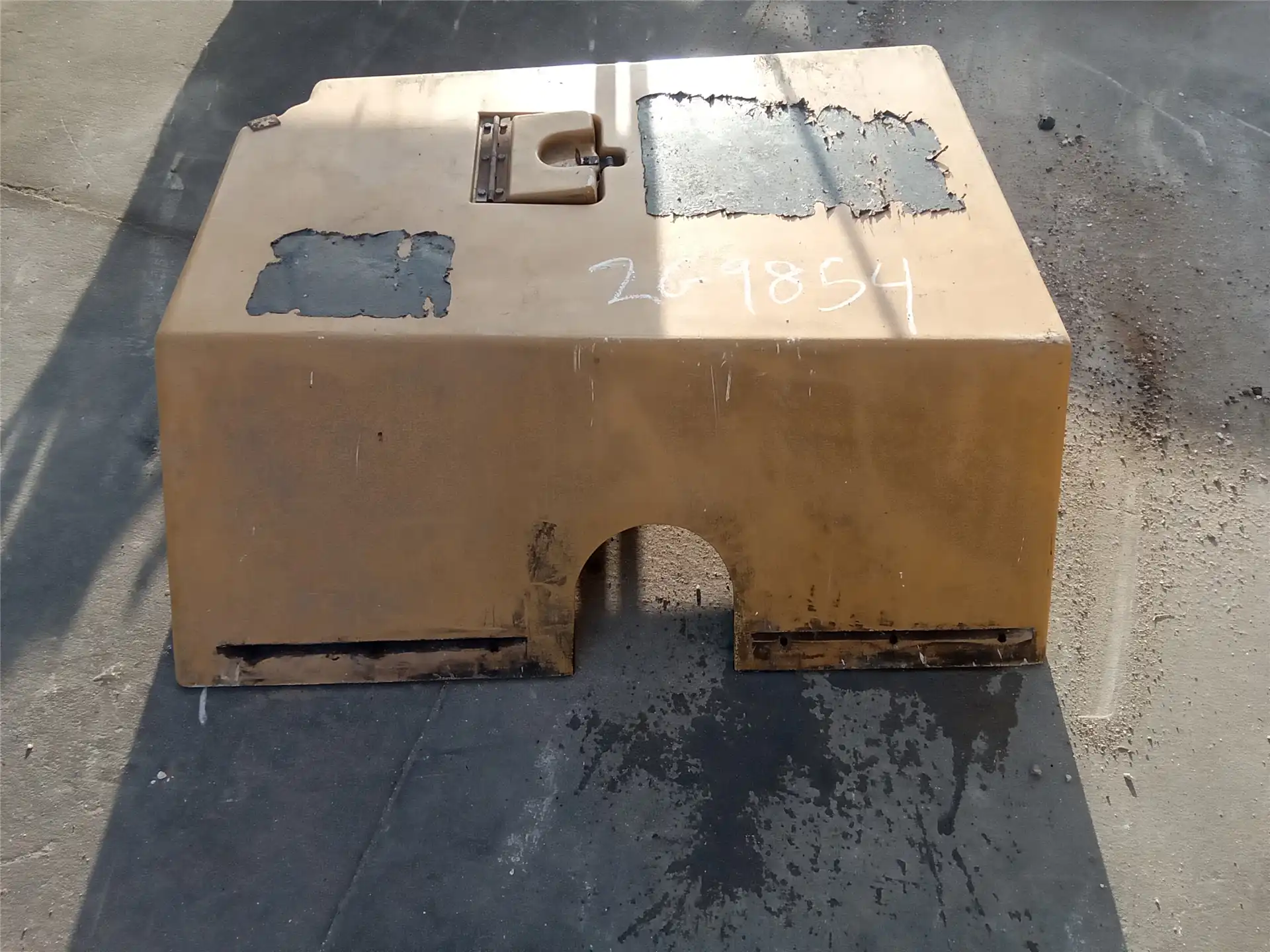 USED HOOD image 2