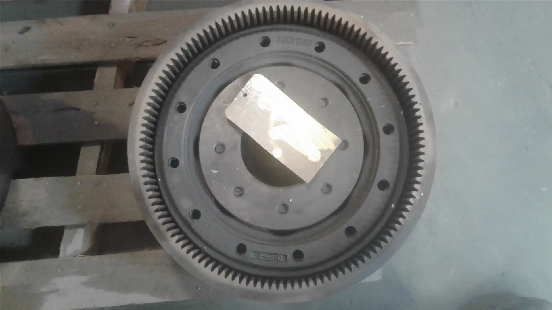 USED CLUTCH AS indicator image 1