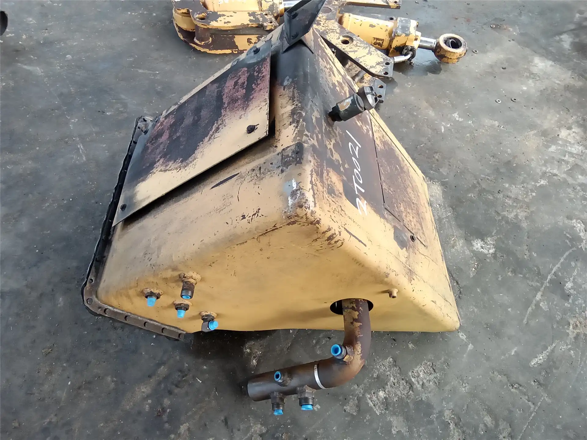 USED HYDRAULIC TAN image 3
