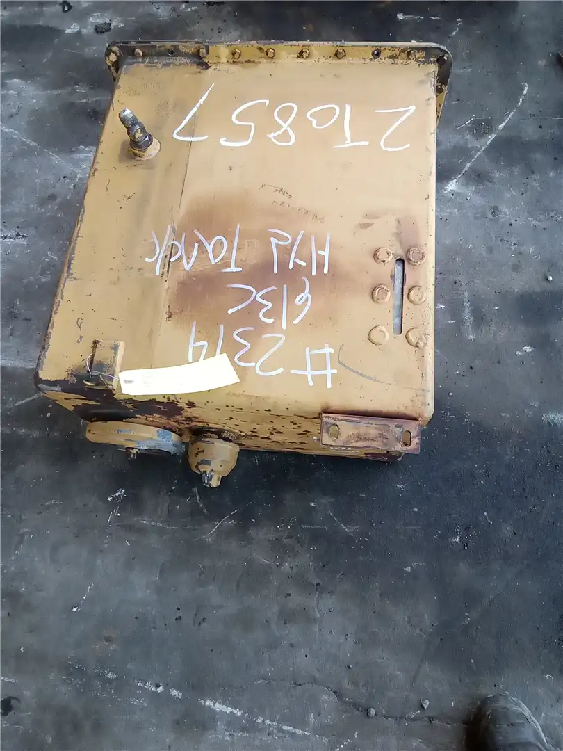 USED HYD TANK image 2