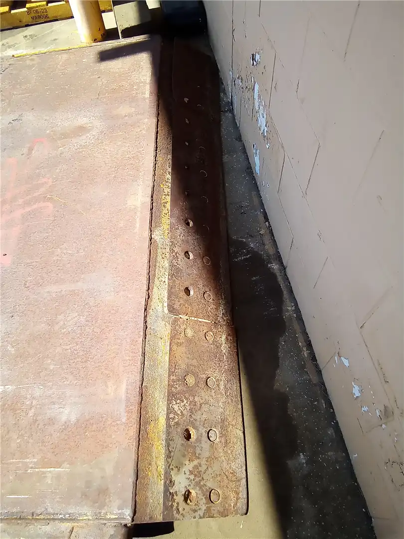 USED FLOOR image 5