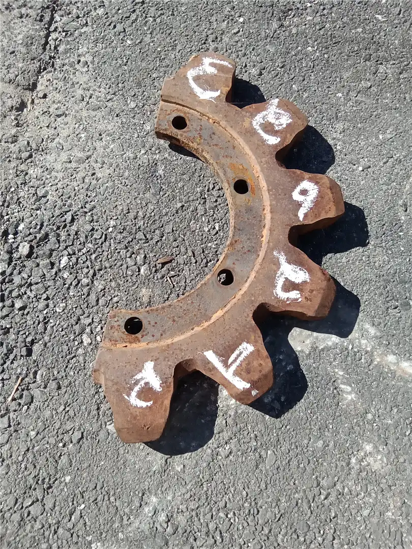 USED SPROCKET image 3