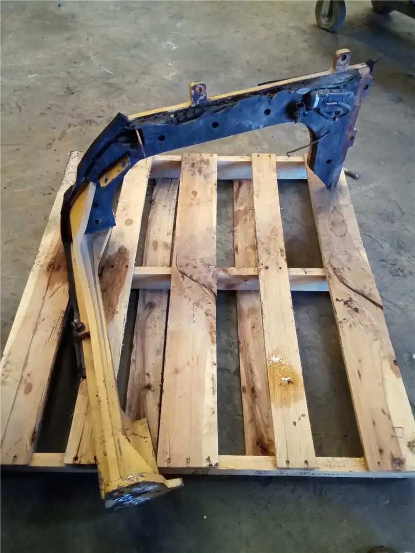 USED REAR FRAME image 2