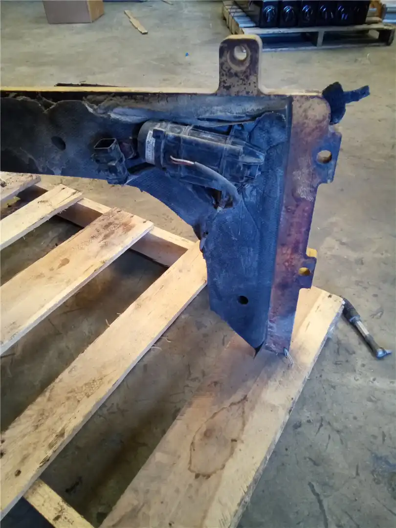USED REAR FRAME image 3