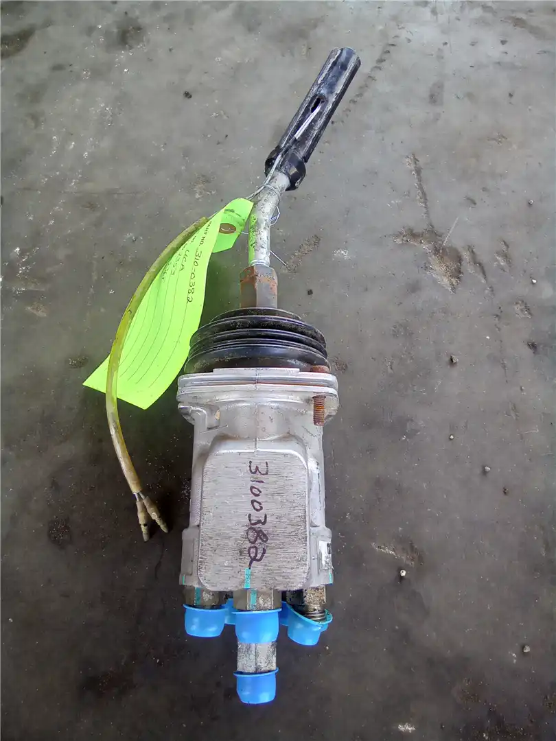 USED PILOT VALVE image 2