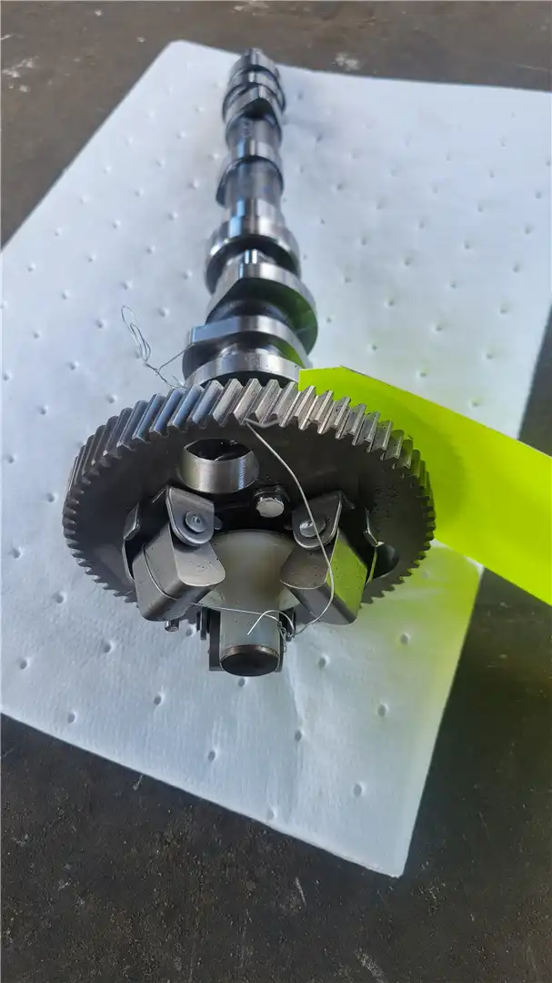USED CAMSHAFT image 2
