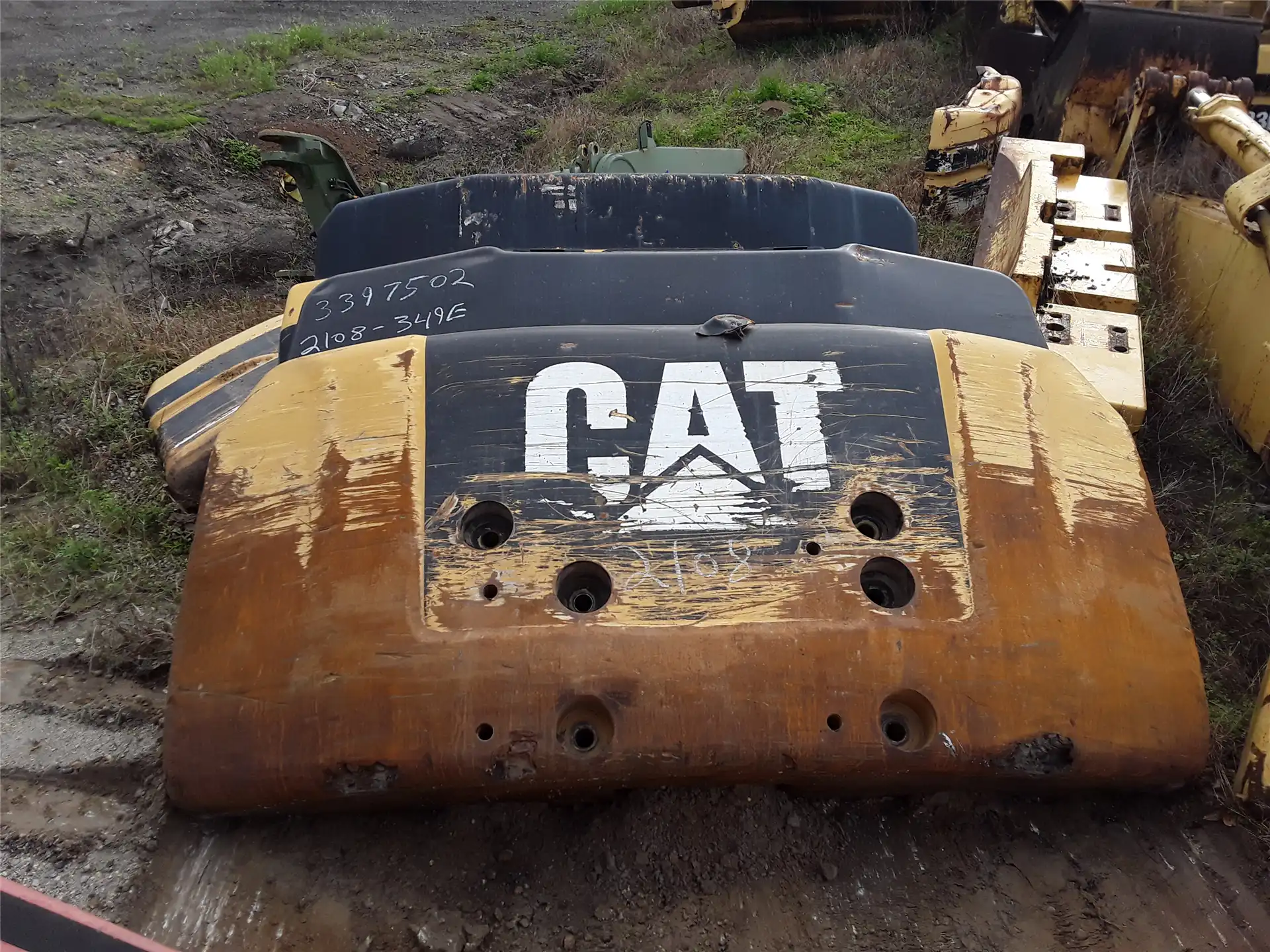 USED COUNTERWEIGHT indicator image 1