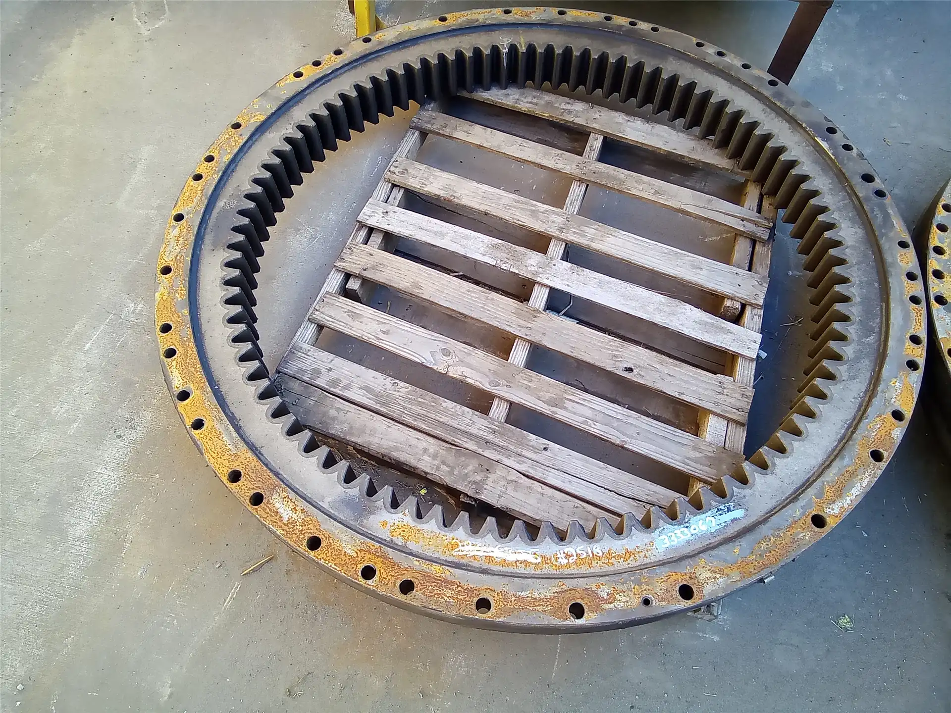 USED SWING BEARING image 3