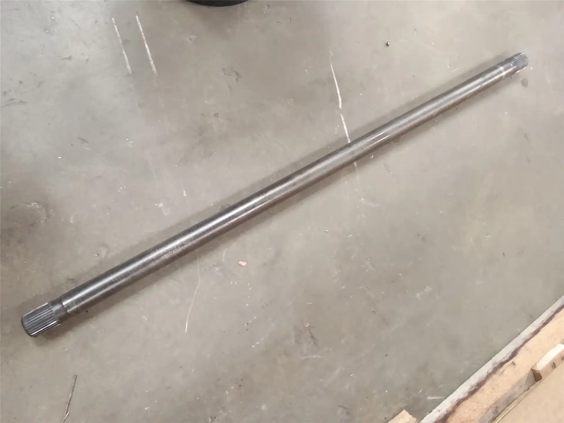 USED SHAFT AXLE indicator image 1