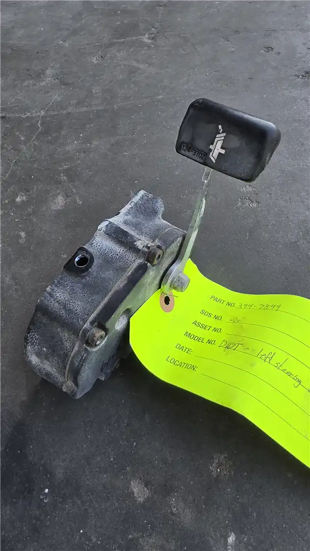 USED STEERING GEAR image 2