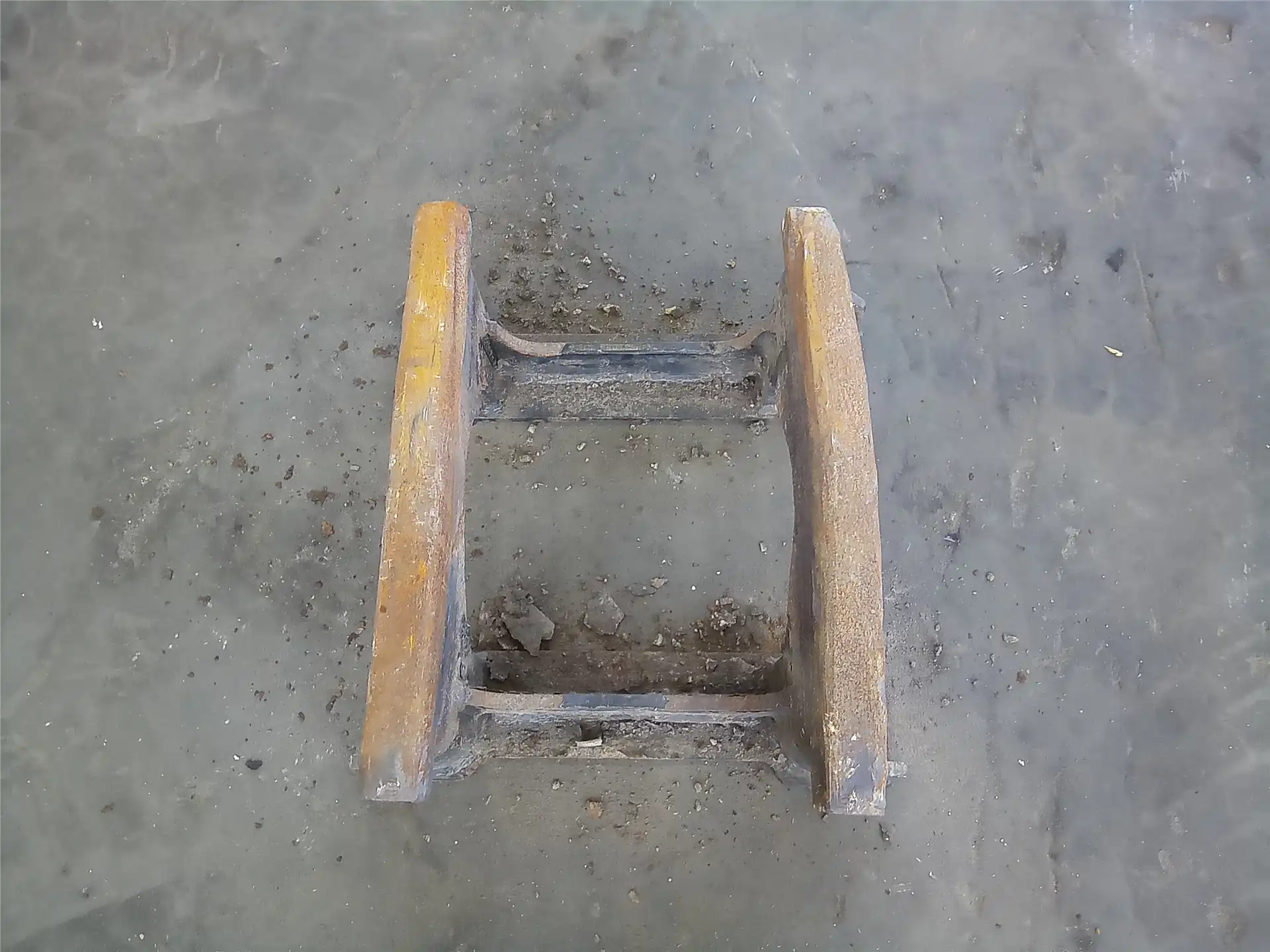 USED TRACK GUARD image 9
