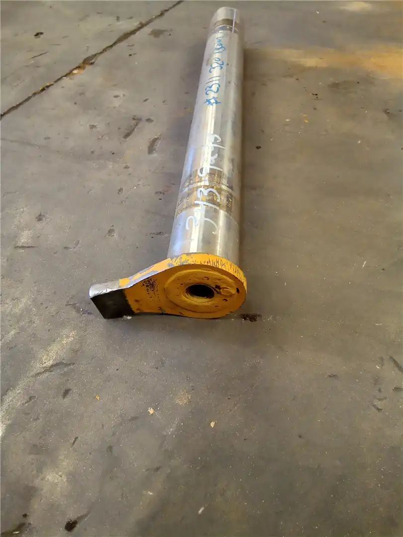 USED MAIN BOOM PIN image 5